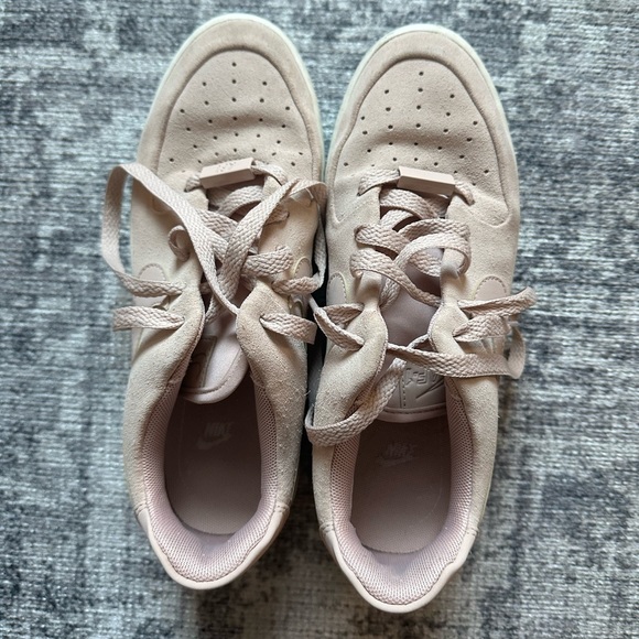 Nike Platform - Picture 2 of 5